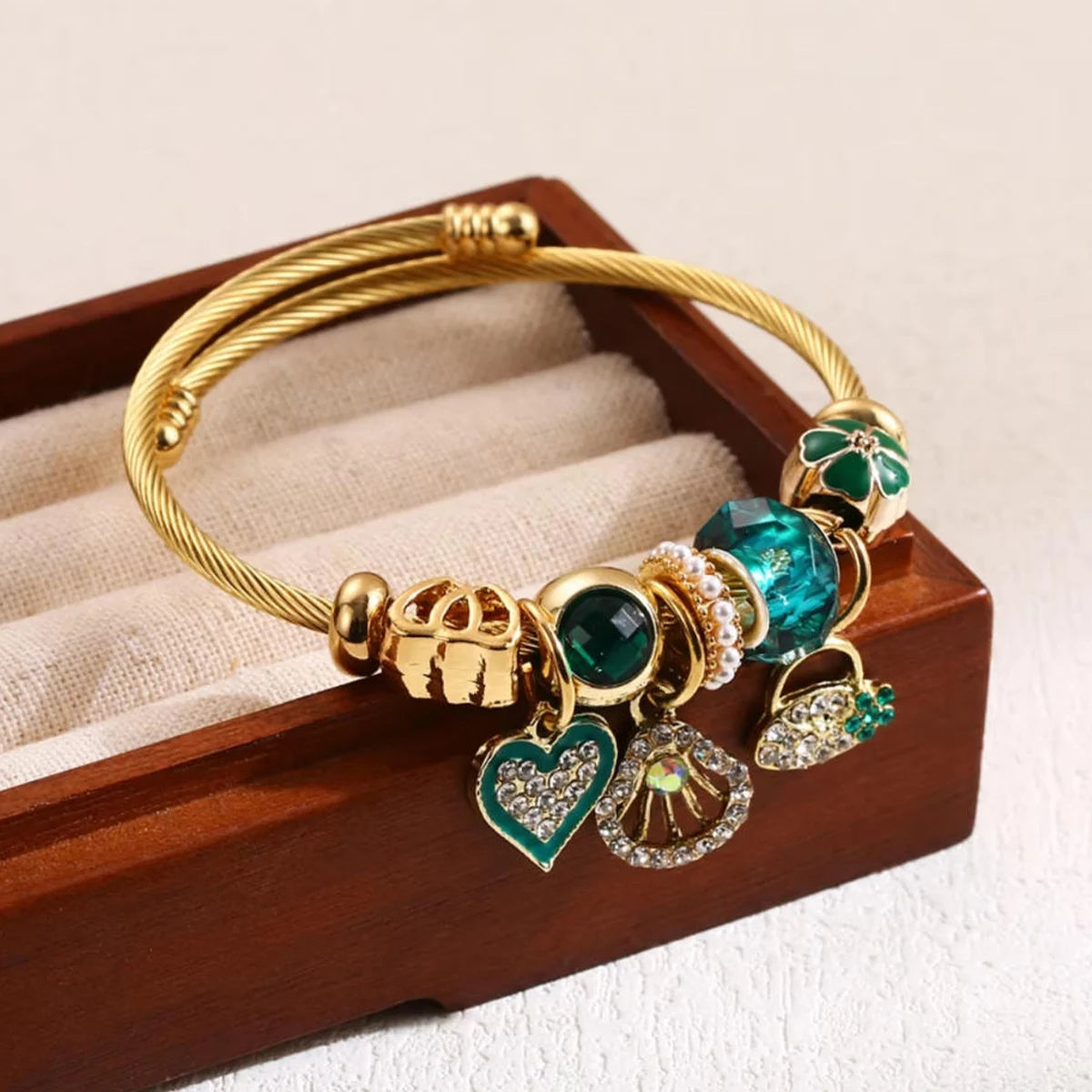 Women’s Beaded Bracelet with Multi-Element Design