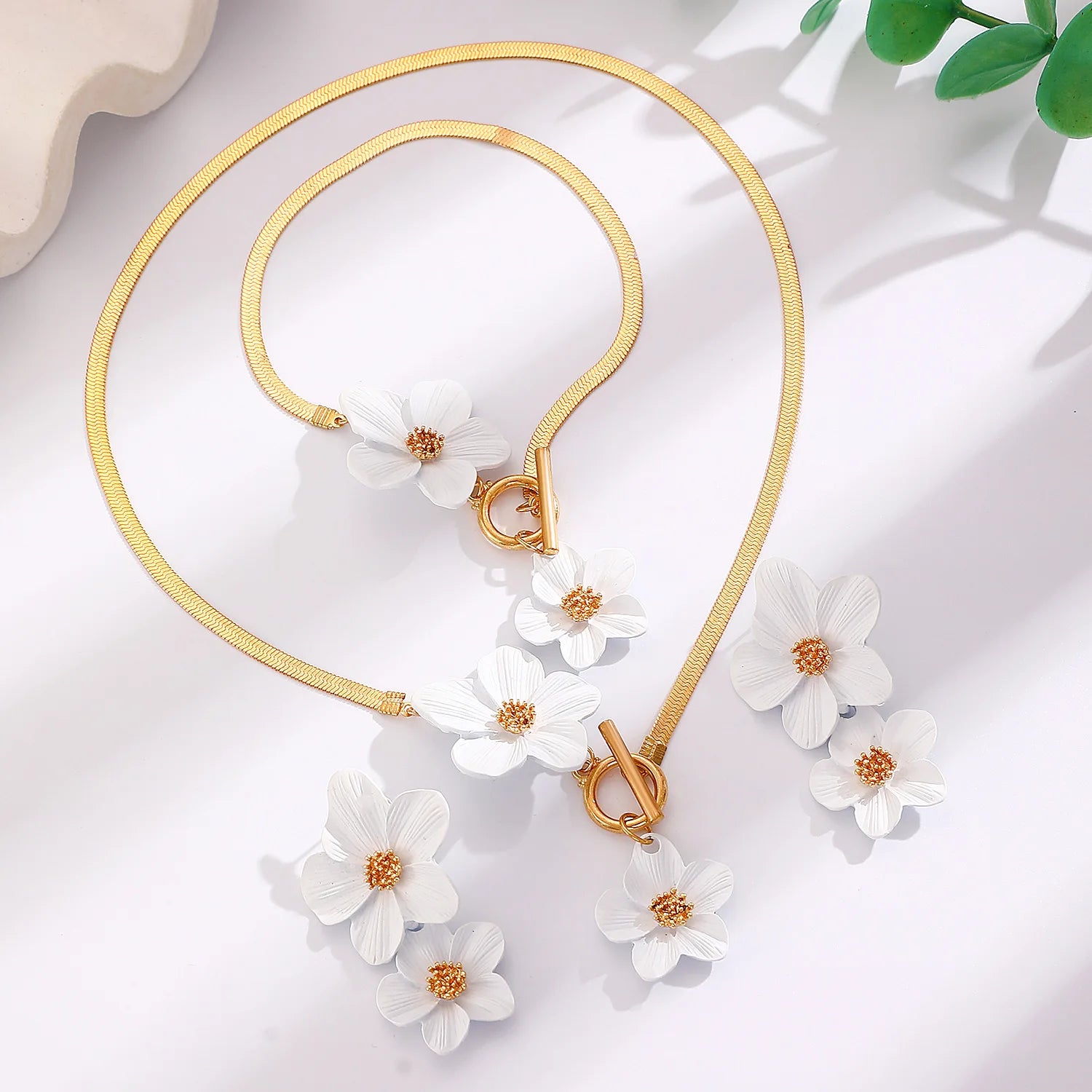 Summer Bohemian Flower Anklet for Women - White Yellow Charm Foot Chain Jewelry for Beach Vacation and Daily Wear