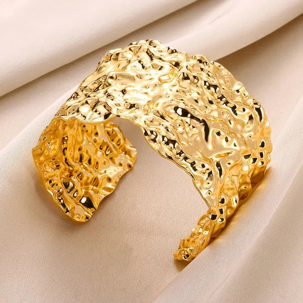 Classic Gold Texture Bangle Bracelet for Women - Exquisite Cuff Bracelet in Stainless Steel, Punk Jewelry Hand Ornament