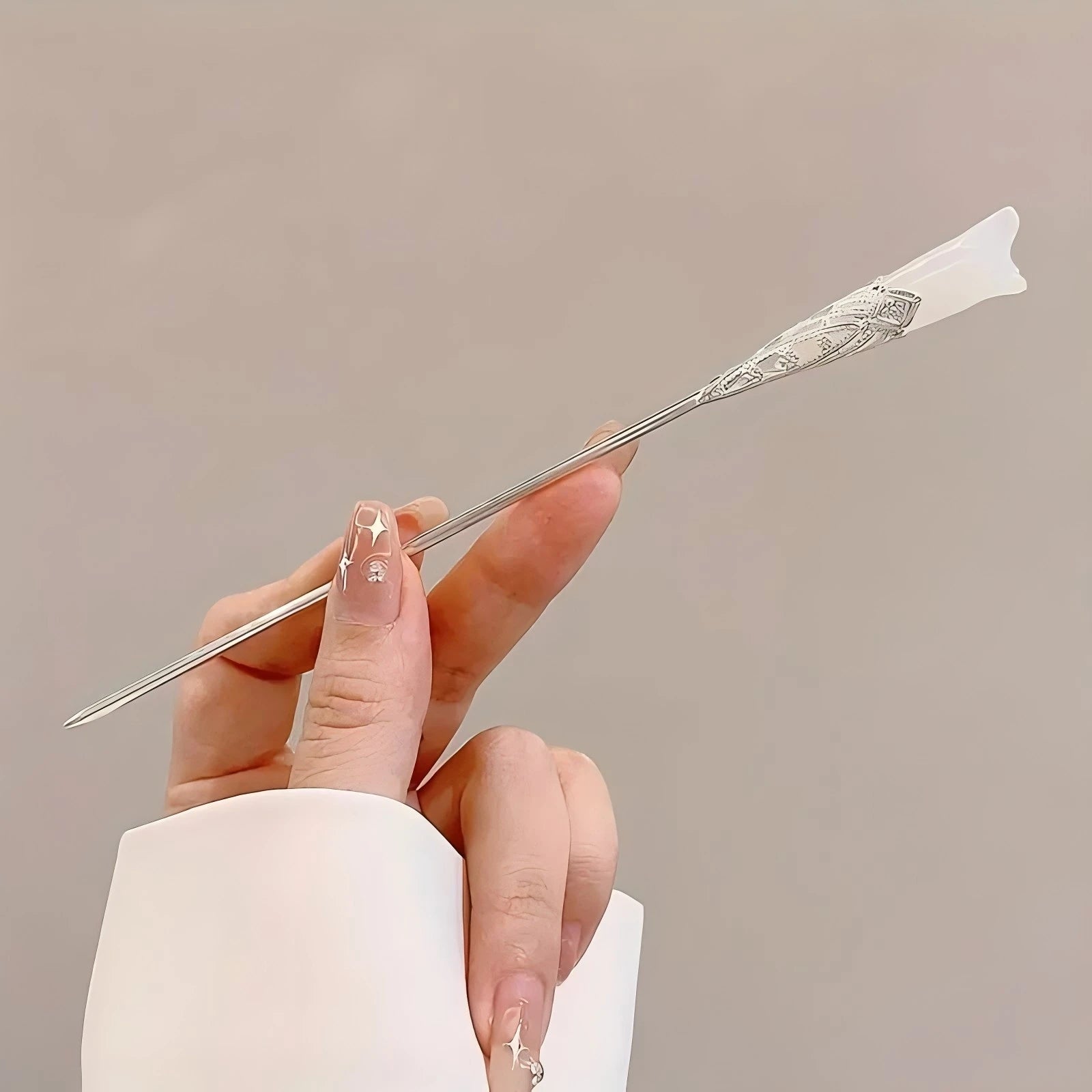 Elegant Chinese Style Hair Clip with Tassel - Traditional Floral Design Hairstyle Accessory for Women