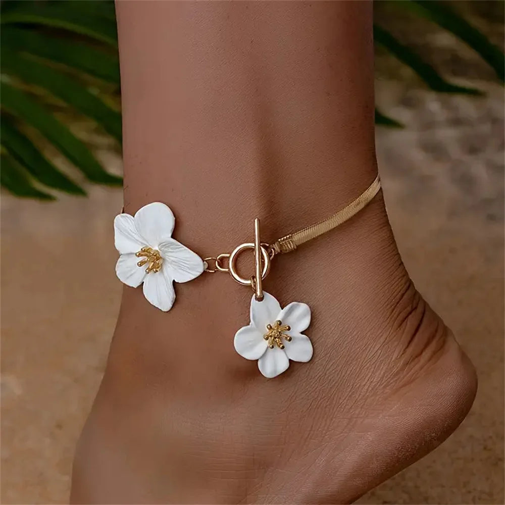 Summer Bohemian Flower Anklet for Women - White Yellow Charm Foot Chain Jewelry for Beach Vacation and Daily Wear