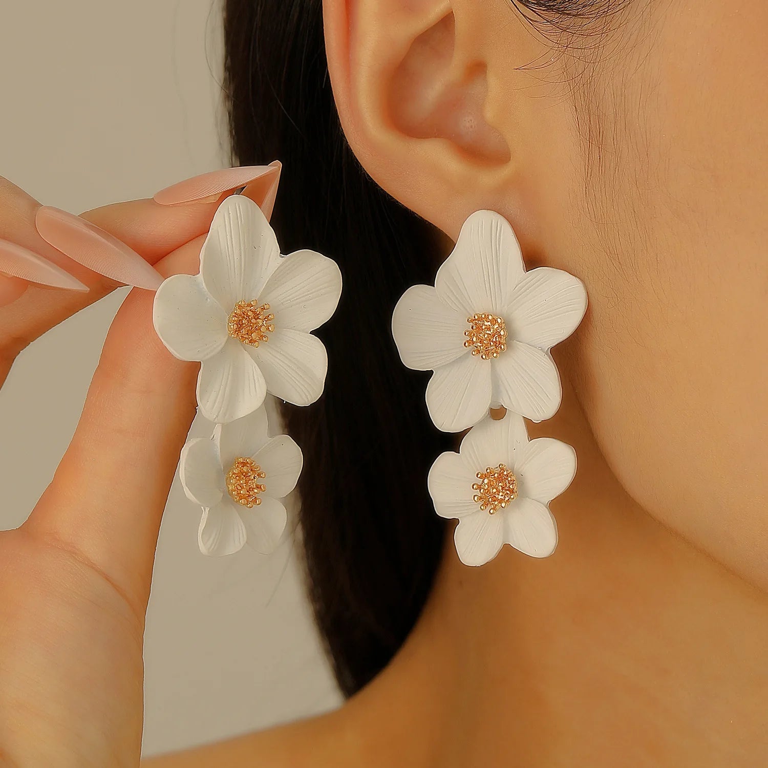 Summer Bohemian Flower Anklet for Women - White Yellow Charm Foot Chain Jewelry for Beach Vacation and Daily Wear