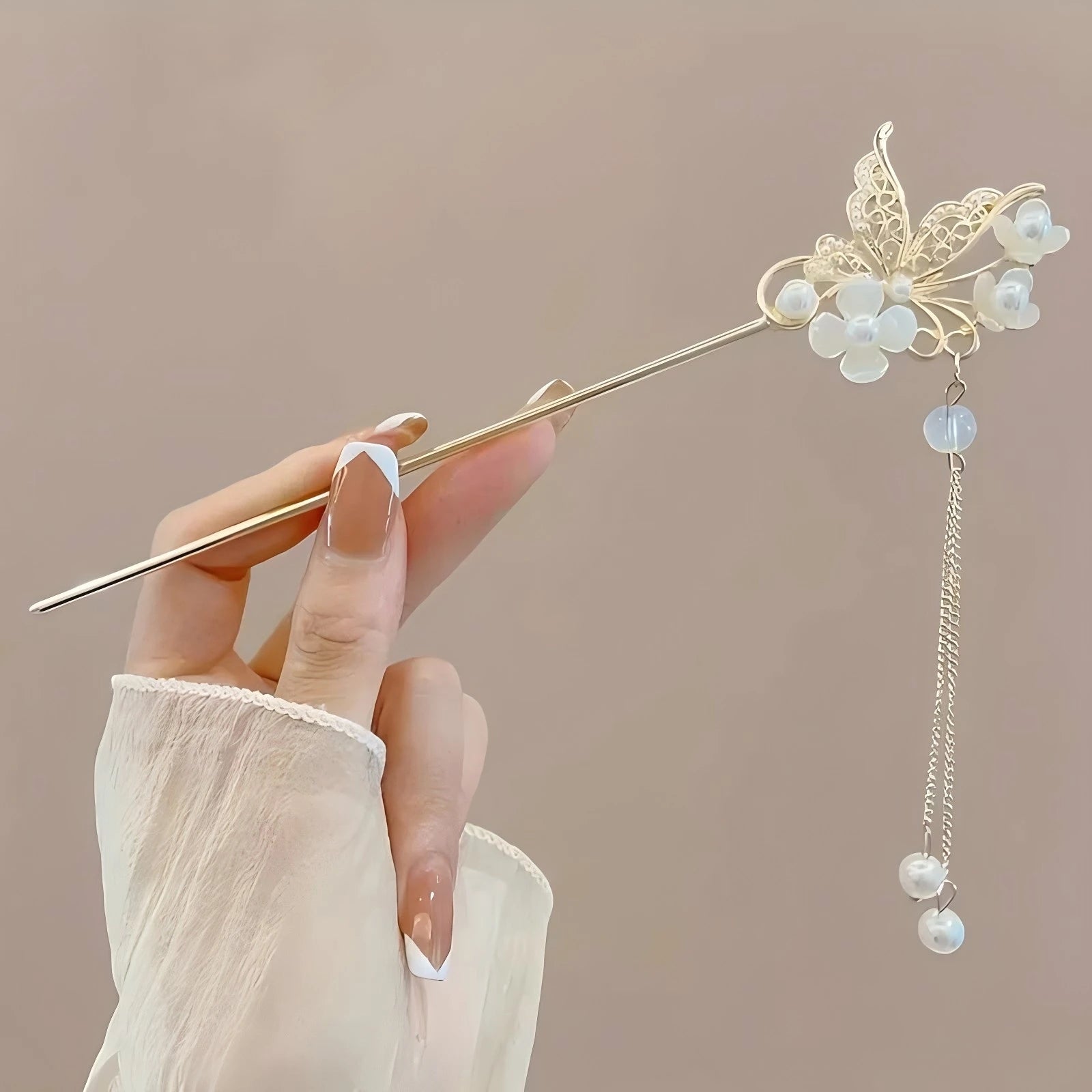 Elegant Chinese Style Hair Clip with Tassel - Traditional Floral Design Hairstyle Accessory for Women
